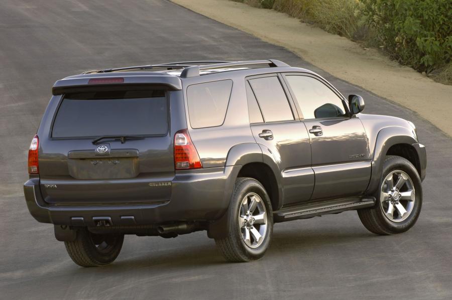  Toyota 4Runner 2006 года  (фото 23 из 50)